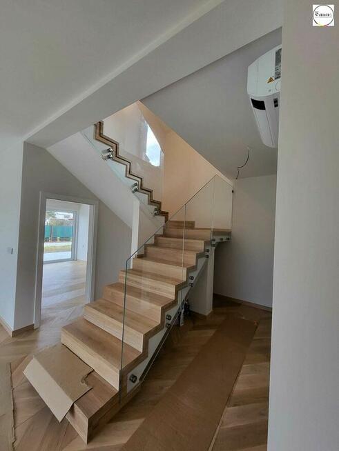 Balustrady szklane – pomiar, projekt, montaż, na wymiar