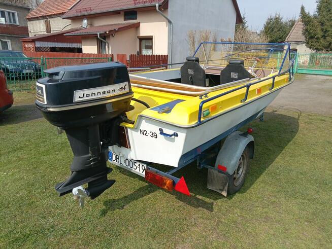 Sprzedam łódź z laweta i silnikiem