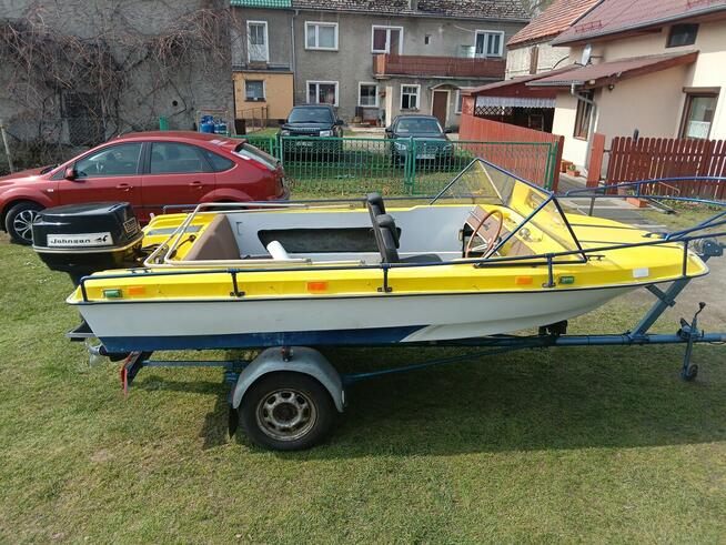 Sprzedam łódź z laweta i silnikiem