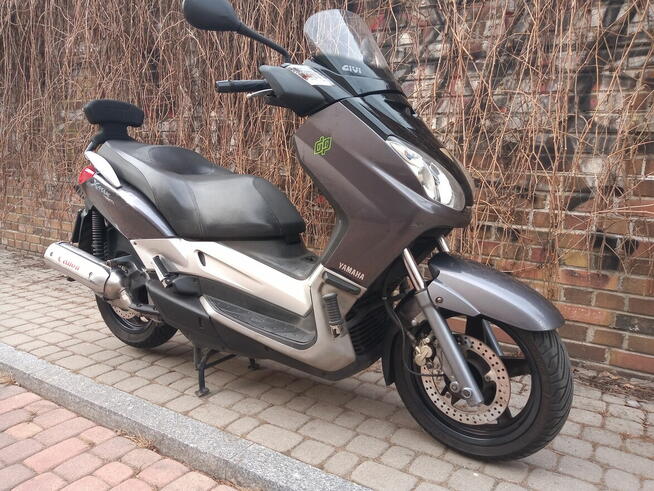 Yamaha X-max 125