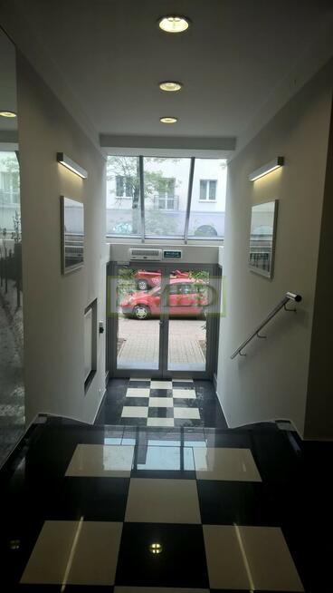 Zabytkowa kamienicarecepcja,dostęp24h,niski parter