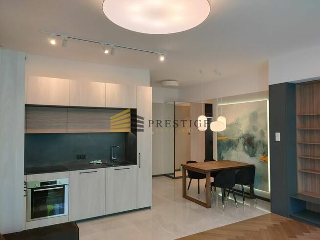 Piękne mieszkanie w samym Centrum, Złota 75a