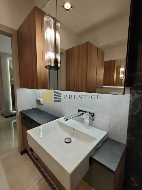 Piękne mieszkanie w samym Centrum, Złota 75a