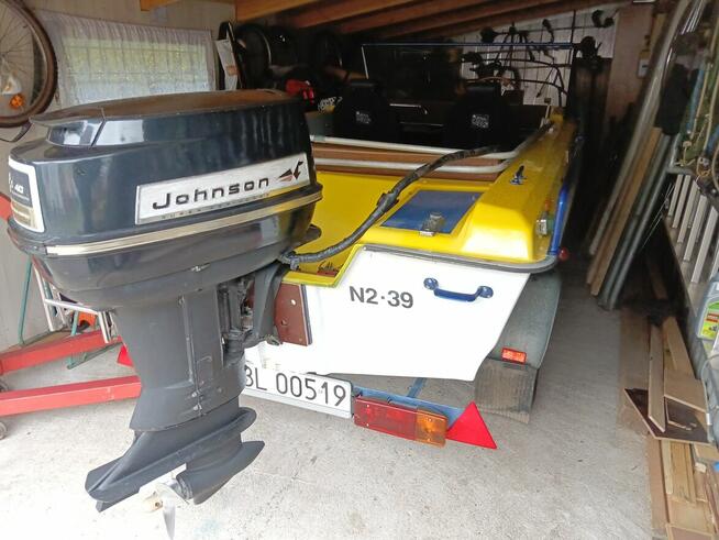 Sprzedam łódź z laweta i silnikiem