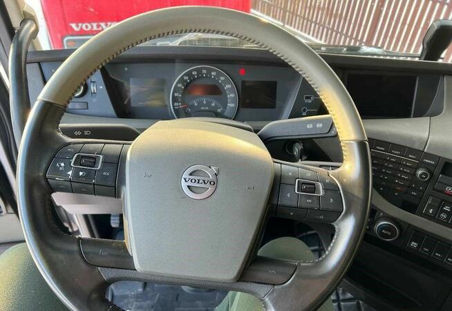 Ciągnik siodłowy Volvo FH 13 2016r 3 osie, pneumatyczne