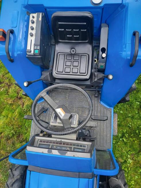 ISEKI Land Leader 262 – Mini ciągnik 4x4 z rewersem i WOM 4-