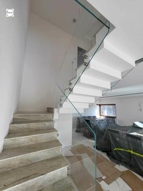 Balustrady szklane – pomiar, projekt, montaż, na wymiar