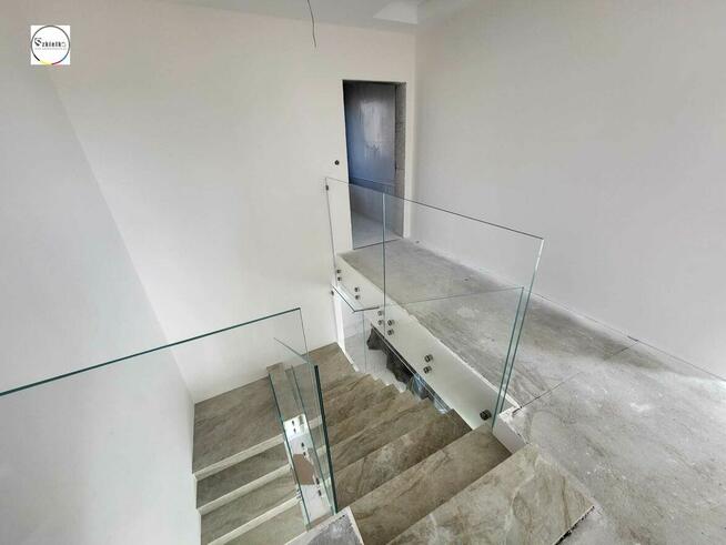 Balustrady szklane – pomiar, projekt, montaż, na wymiar