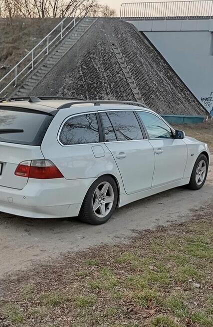BMW 5(E60)