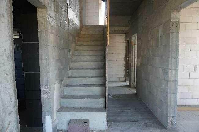 Nieruchomość gruntowa z domem w trakcie realizacji