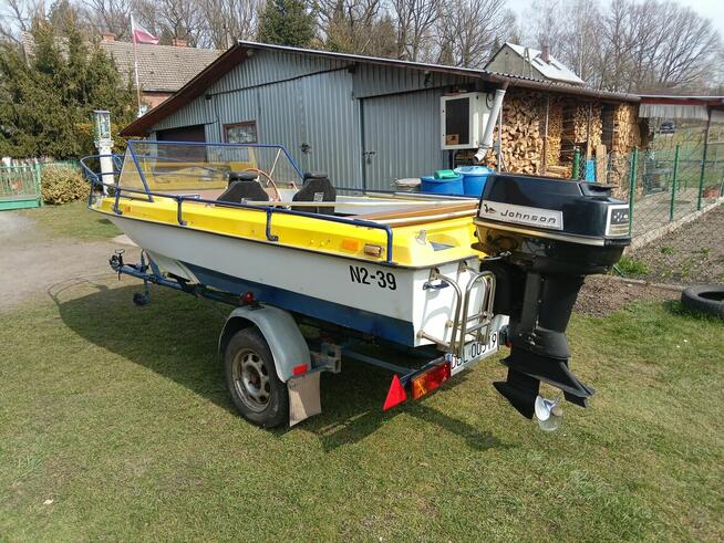 Sprzedam łódź z laweta i silnikiem