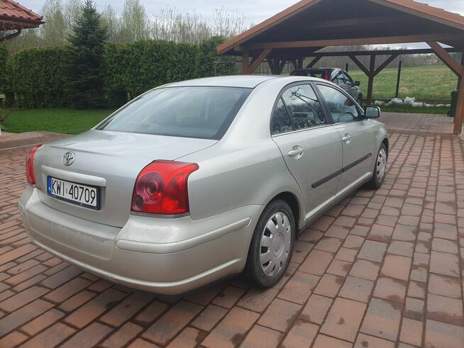 Toyota Avensis 1,6 Terra, 2003 sedan