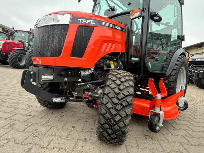 TRAKTOREK komunalny, TAFE 6028, hydrostat, 137 cm koszenie