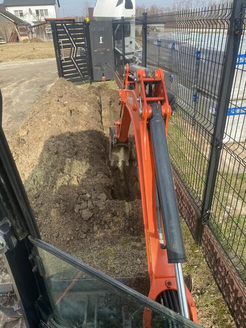 Usługi minikoparką Warszawa i okolice