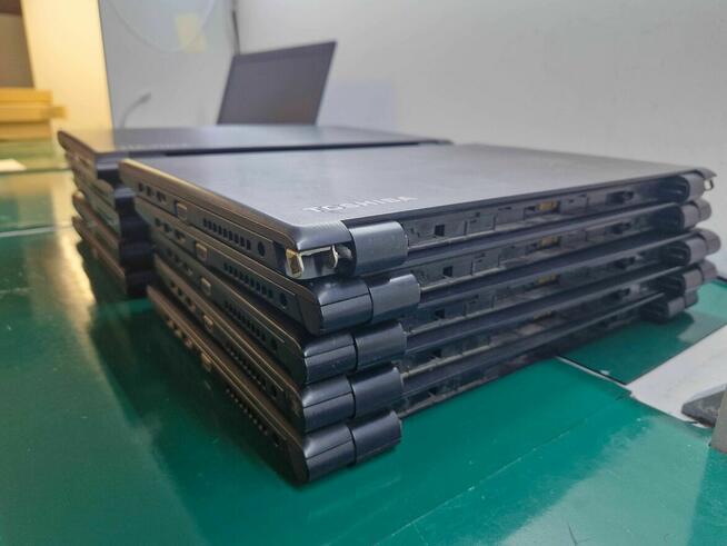 Zestaw Laptopów Toshiba - 11 sztuk!!