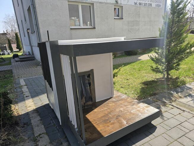 Nowoczesna buda dla psa