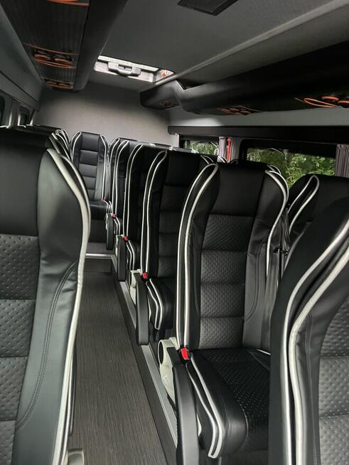 Przewozy pracownicze Poznań przewozy na lotniska przewózosób