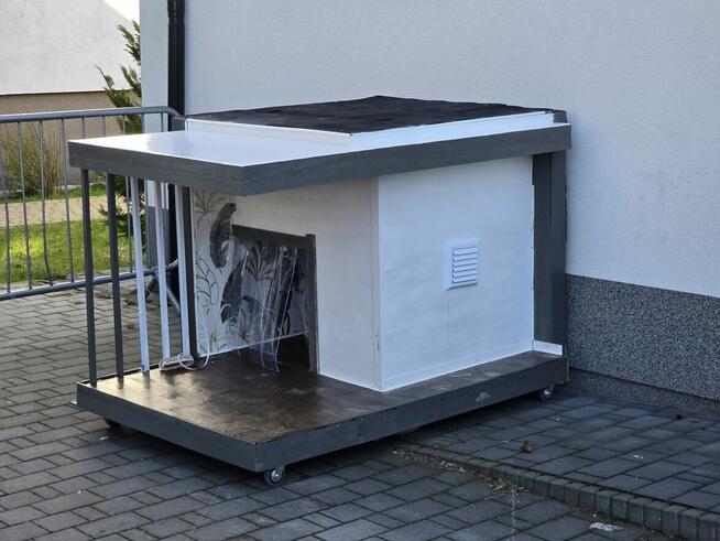 Nowoczesna buda dla psa