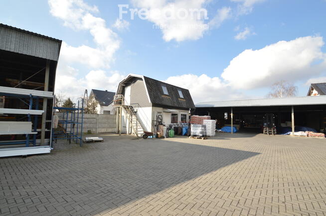 Budynek handlowo-usługowy w Dobrzeniu Wielkim