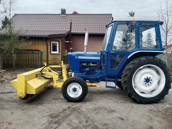 Ciągnik Ford 4600 zamiatarka komunalny
