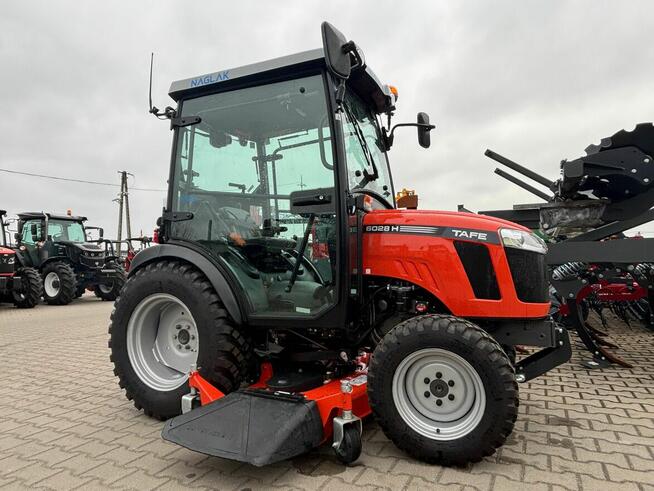 TRAKTOREK komunalny, TAFE 6028, hydrostat, 137 cm koszenie