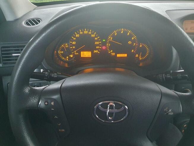 Toyota Avensis 1,6 Terra, 2003 sedan