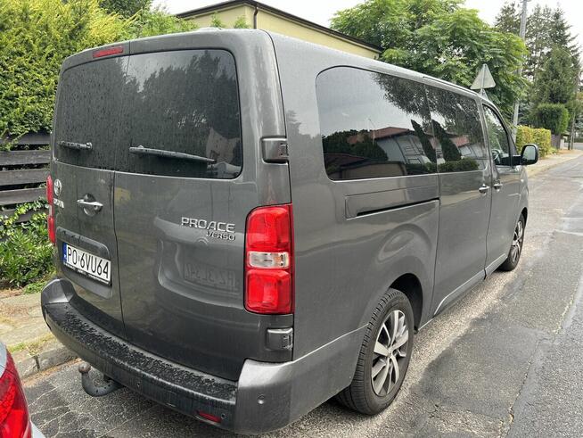 Przewozy pracownicze Poznań przewozy na lotniska przewózosób