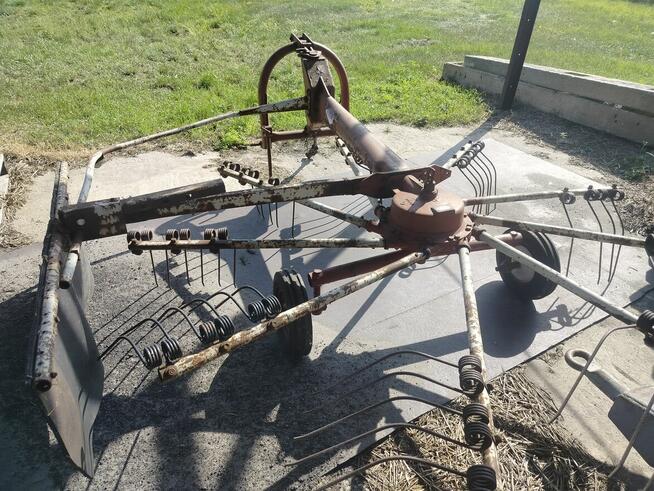 Zgrabiarka Kuhn GA 300 GM