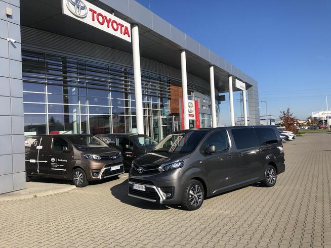 Przewozy pracownicze Poznań przewozy na lotniska przewózosób