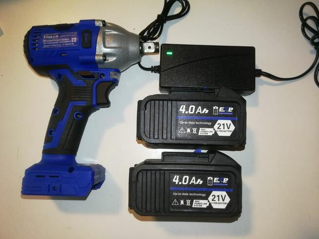 Klucz udarowy, wkrętarka, wiertarka + 2 baterie i walizka.