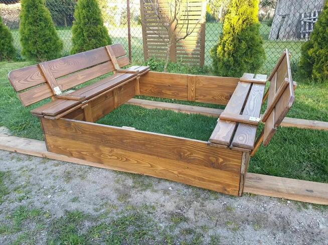 Piaskownica zamykana z ławeczkami 140x140/120x120
