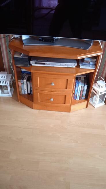 Komplet mebli pokojowych drewnianych 4400,00 zł.