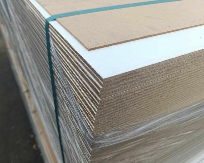 HDF 2,5mm lakierowany 1str biała 818x910