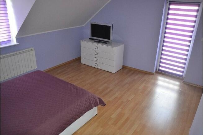 Dwa budynki mieszkalne na działce o pow. 1000 m2.