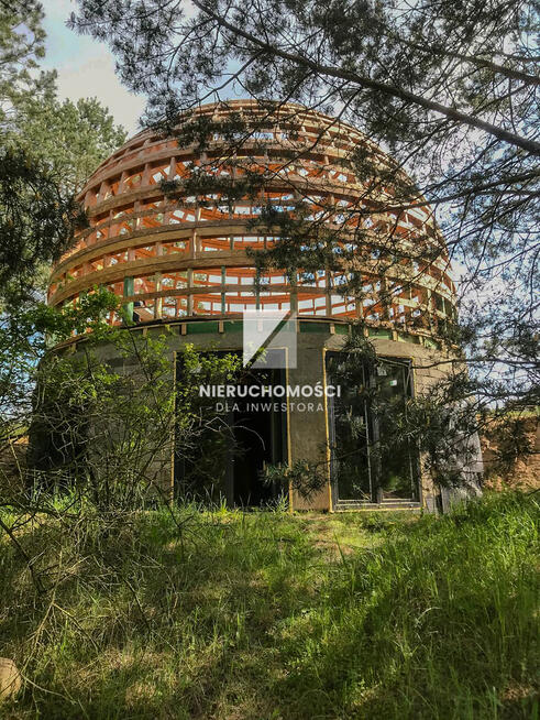 Działka Budowlana 4000 m2 z Rozpoczętą Budową Domu