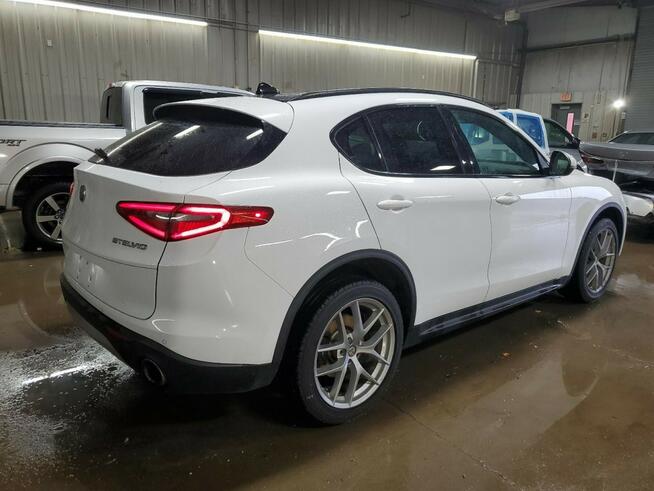 Alfa Romeo Stelvio TI Sport Q4 280HP