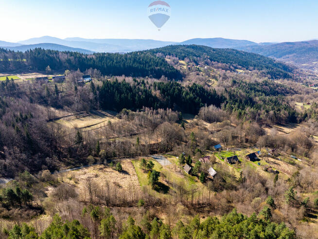 DZIAŁKA Z POZWOLENIEM NA BUDOWĘ DOMKU W STRÓŻY.