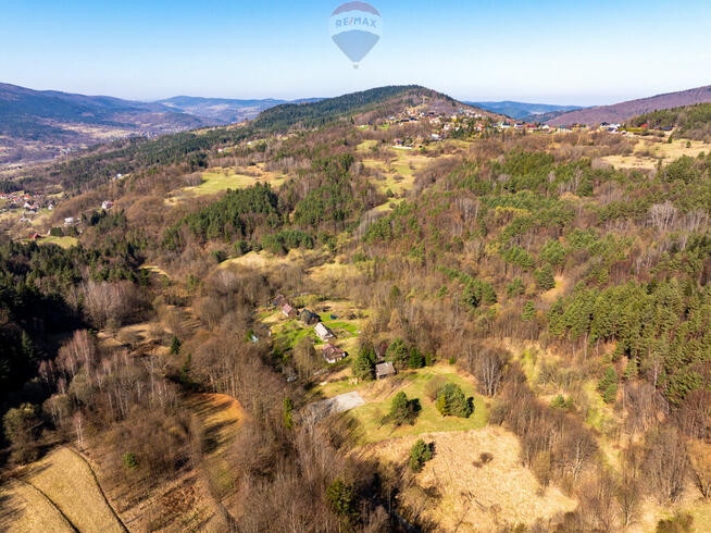 DZIAŁKA Z POZWOLENIEM NA BUDOWĘ DOMKU W STRÓŻY.
