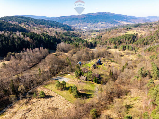 DZIAŁKA Z POZWOLENIEM NA BUDOWĘ DOMKU W STRÓŻY.