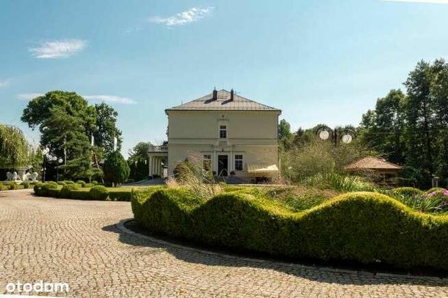 Pałac Z Prywatnym Parkiem! 25ha Działki