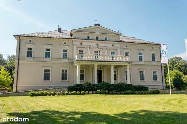 Pałac Z Prywatnym Parkiem! 25ha Działki