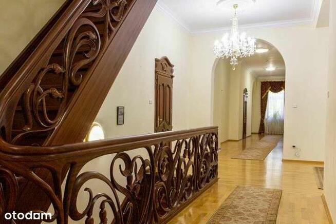 Pałac Z Prywatnym Parkiem! 25ha Działki