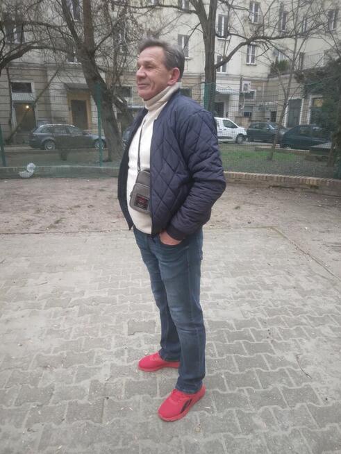 Poznam miłą, sympatyczną no i ładną :)