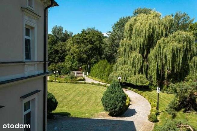 Pałac Z Prywatnym Parkiem! 25ha Działki