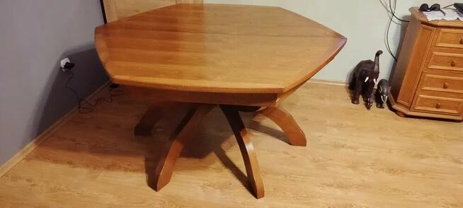 Sześciokątny stół + 6 krzeseł wyściełanych