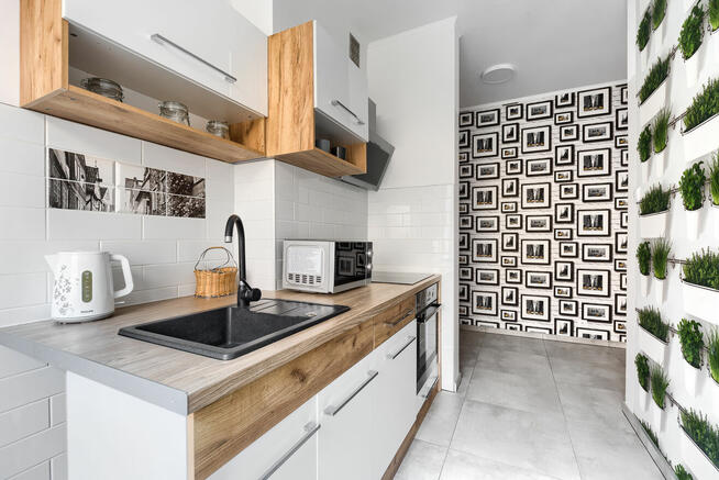 przytulny pokój jednoosobowy w damskim mieszkaniu