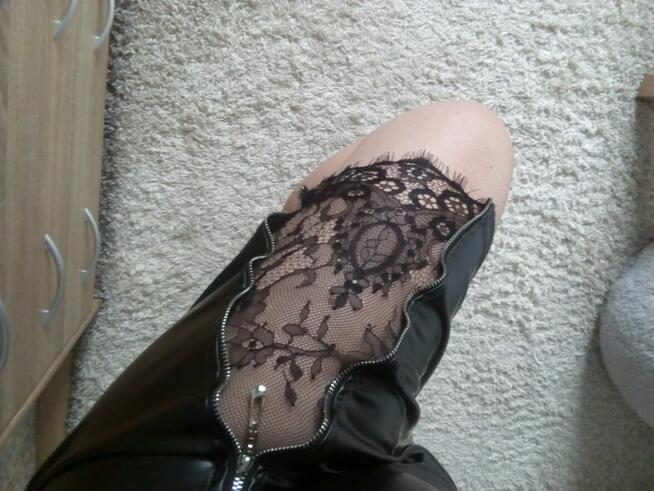 Spódnica lateksowa z koronką, XL