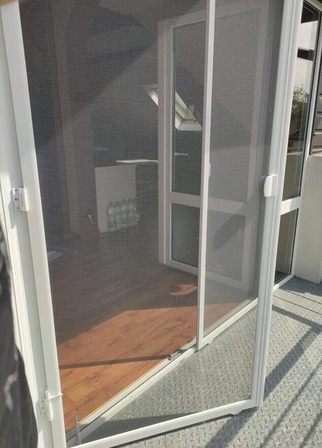 Moskitiery okienne i drzwiowe. Pomiar, montaż.