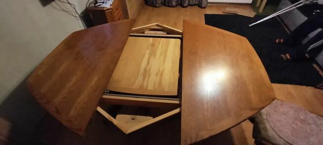 Sześciokątny stół + 6 krzeseł wyściełanych