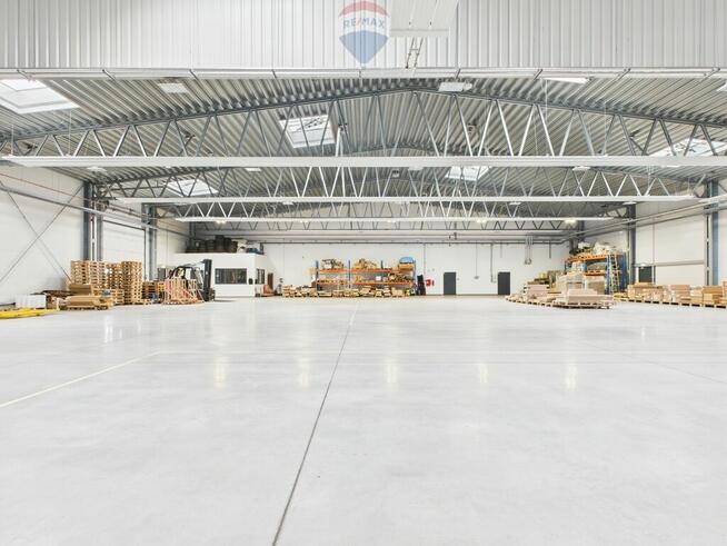 Nowoczesny obiekt magazynowo-biurowy.